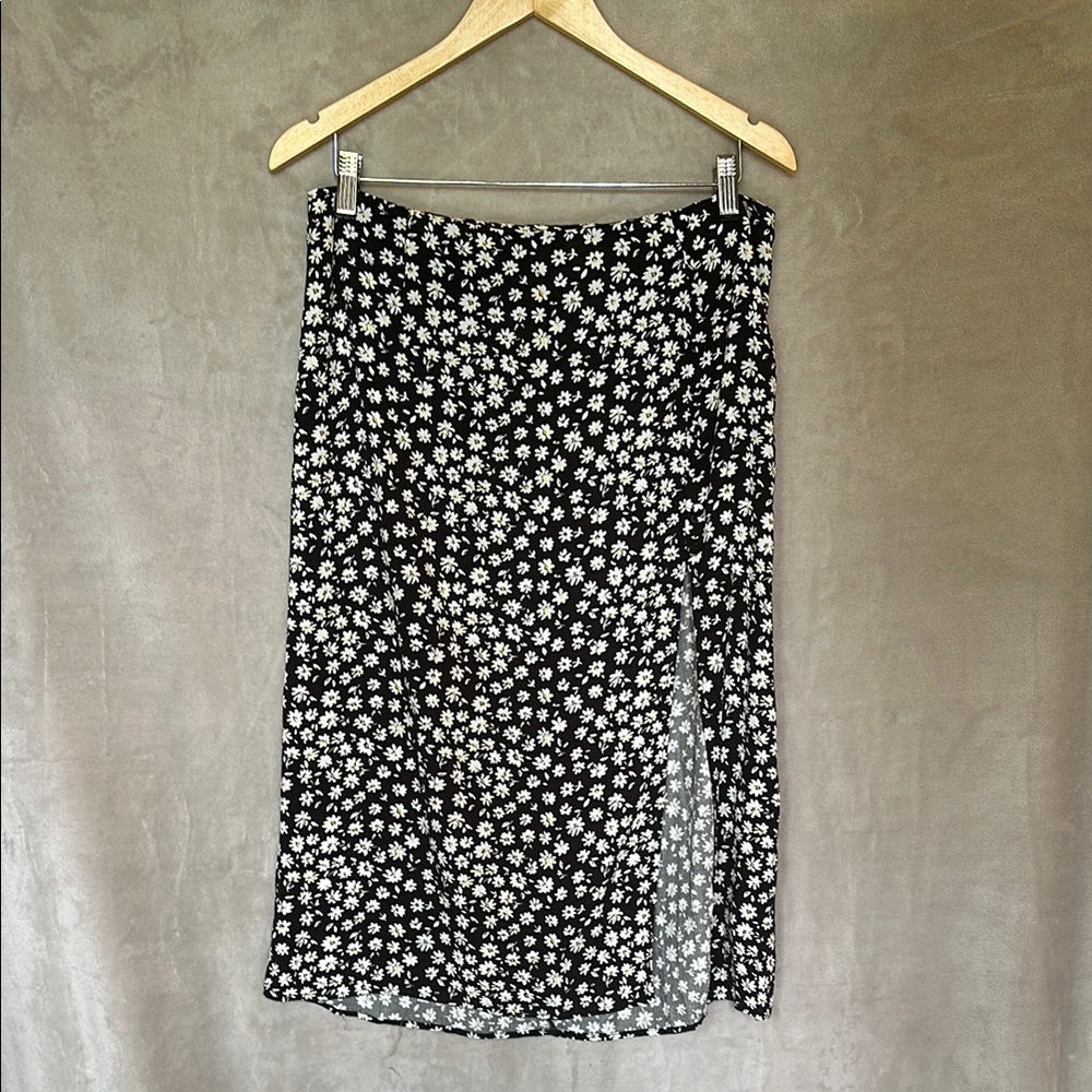 H&M WOMEN’S FLORAL SKIRT